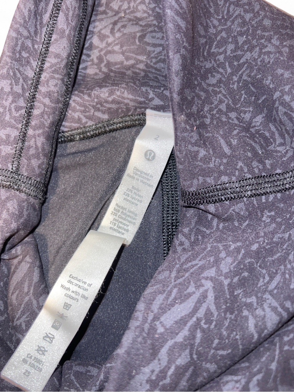 lululemon athletica Align Hi Rise Black Subtle Pattern Leggings - Picture 5 of 6